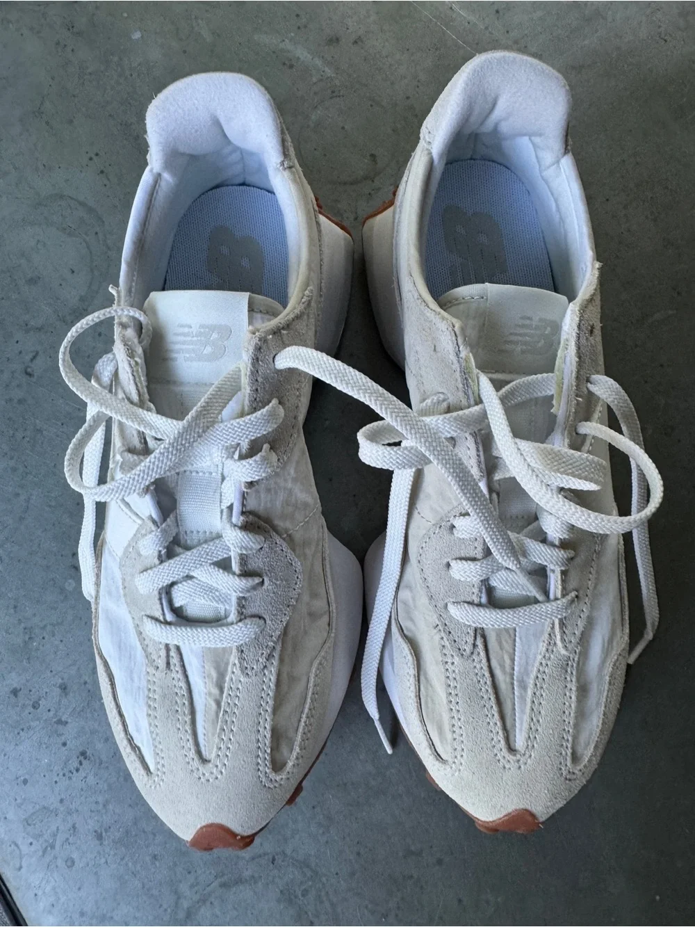 New Balance 327 Women’s Brand New 8.5 
Cream/white - Picture 5 of 7